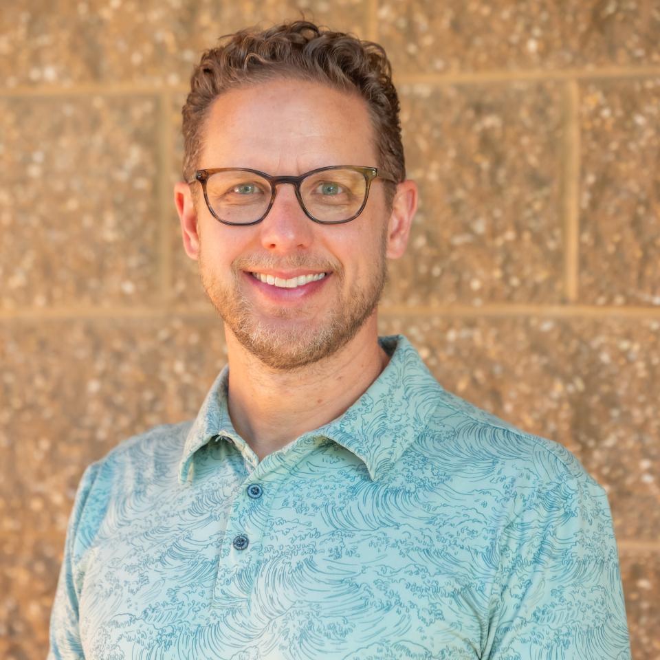 Erik Rhoades